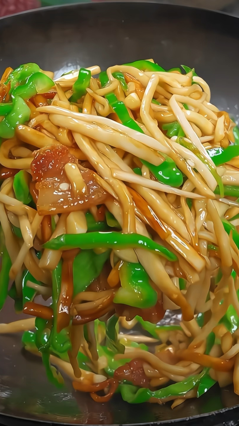 今天的杏鲍菇炒肉，简单好吃又下饭！#家常菜