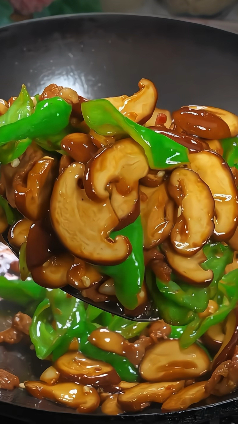 简单又下饭的香菇炒肉,记得多备点米饭!#家常菜