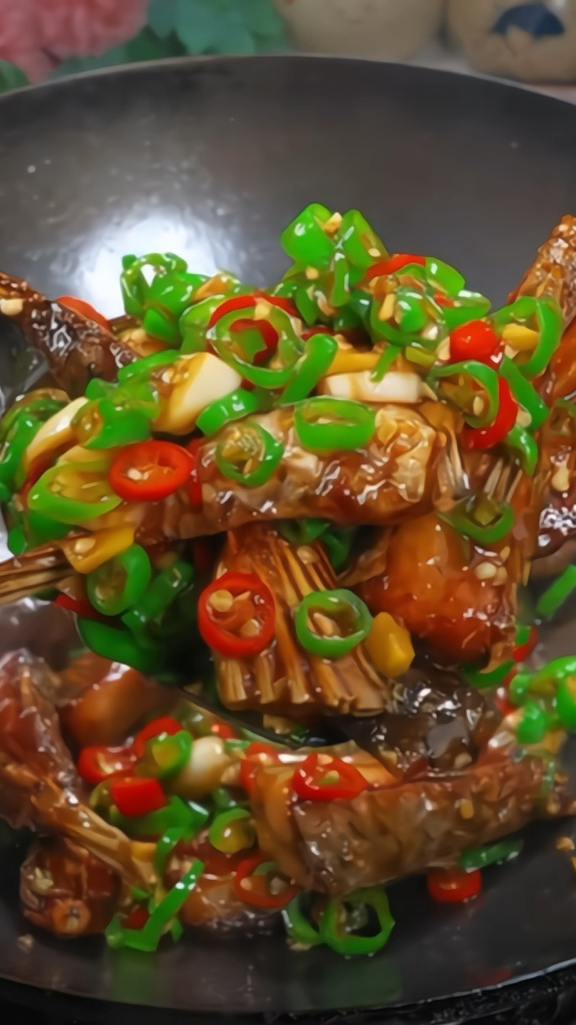 我觉得鱼身上最好吃的部位就是鱼尾了,又香又嫩!#家常菜