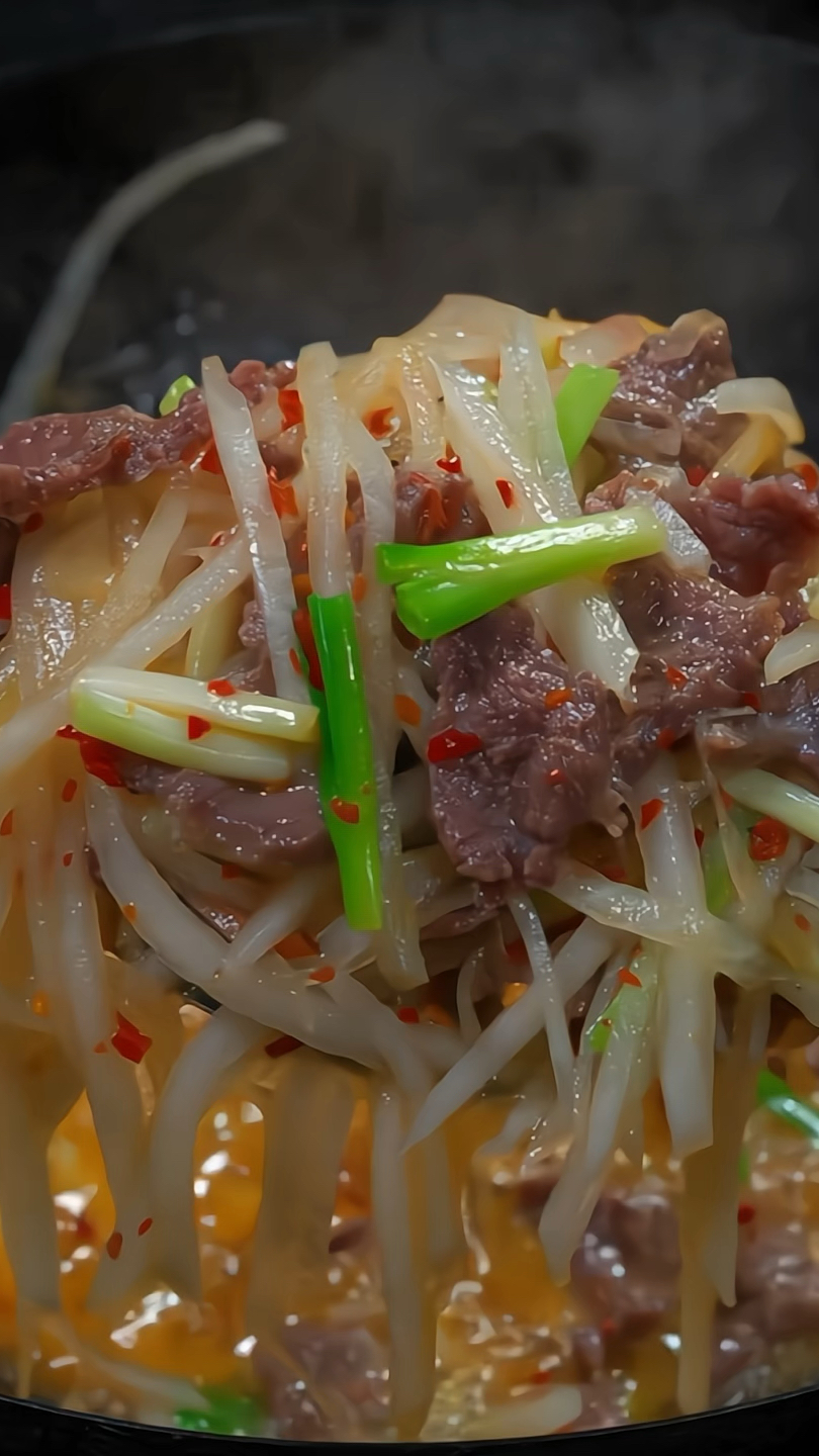 太冷就喜欢吃热乎的,萝卜丝与牛肉的搭配真的特别好吃 #家常菜