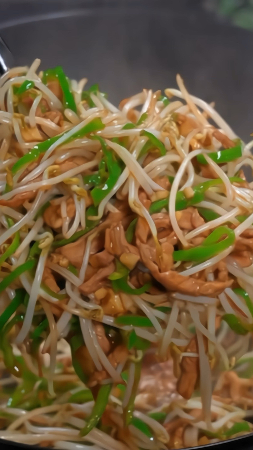 成本不超过5块钱的豆芽炒肉丝,太香了 #家常菜