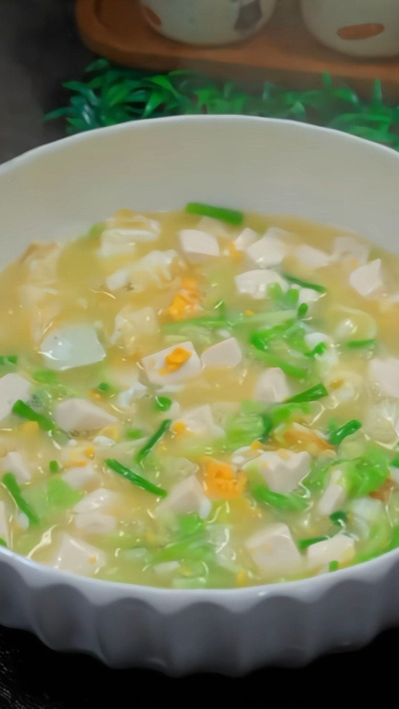 白菜甜、豆腐嫩、鸡蛋香、汤鲜味美,别提有多好喝了!