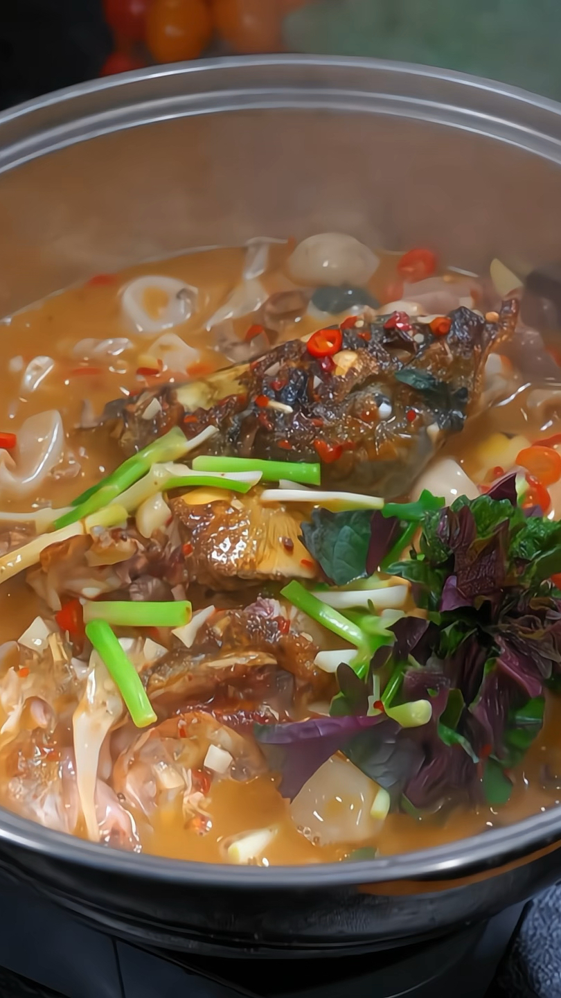 冬天怎么少的了这道鱼杂火锅，简单的调味都那么好吃 #家常菜