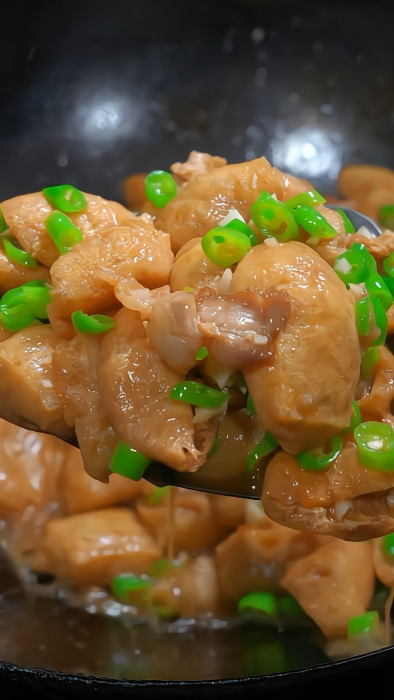 特别好吃的青椒炒油豆腐,一口爆汁,太香了 #家常菜
