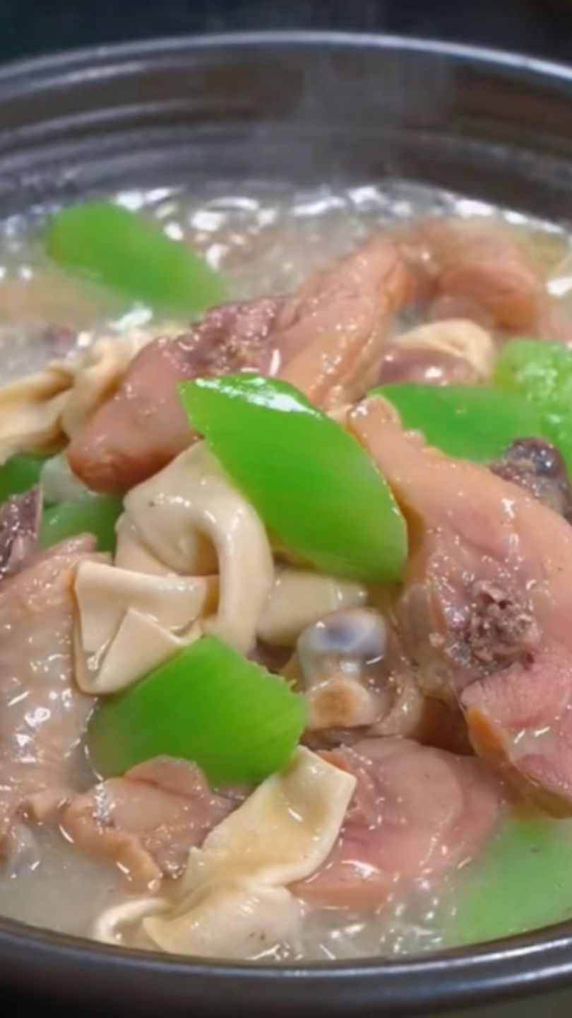腊鸡腿肉质紧实咸香入味,真的好好吃!