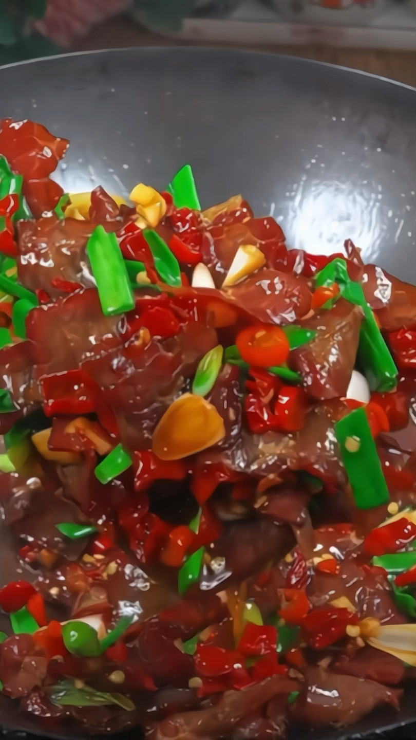 下饭界的扛把子腊牛肉炒蒜叶,又香又下饭!#家常菜
