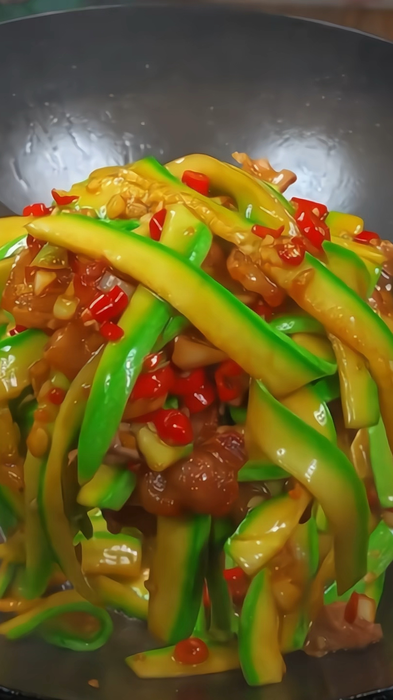 简单又下饭的西葫芦炒肉，米饭都要多吃两碗！