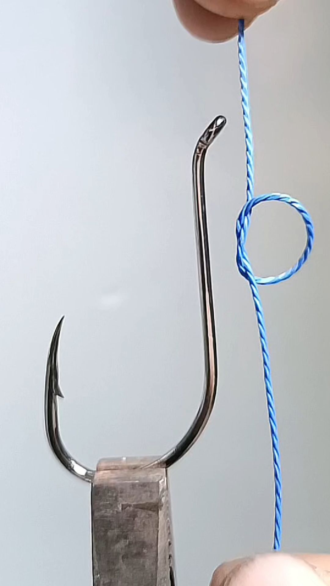 国外十几万的鱼竿绑扎鱼钩的方法为何如此与众不同?