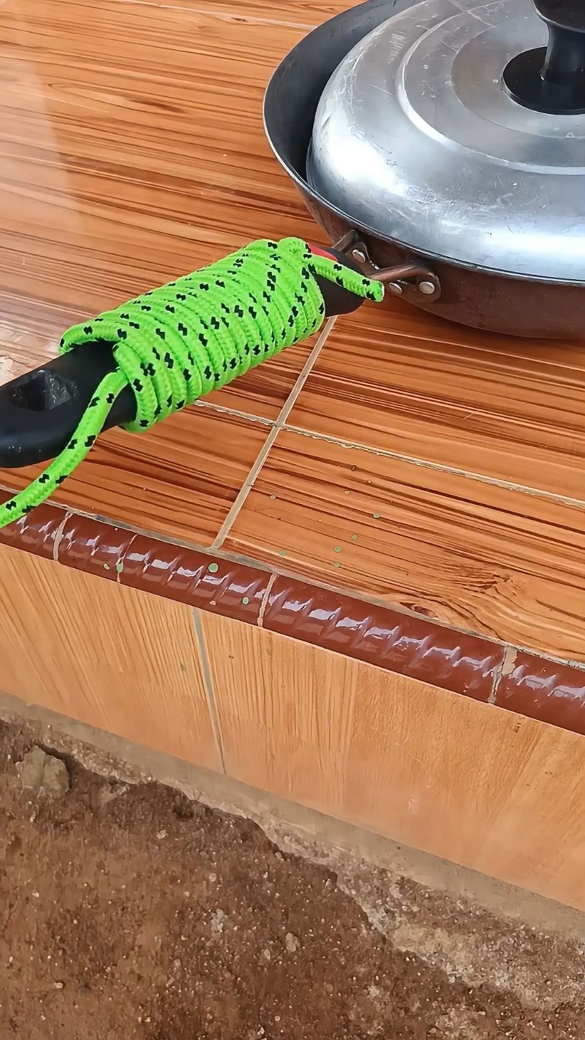 铁锅手把老是打滑，如何用绳子制作一个防滑手把？