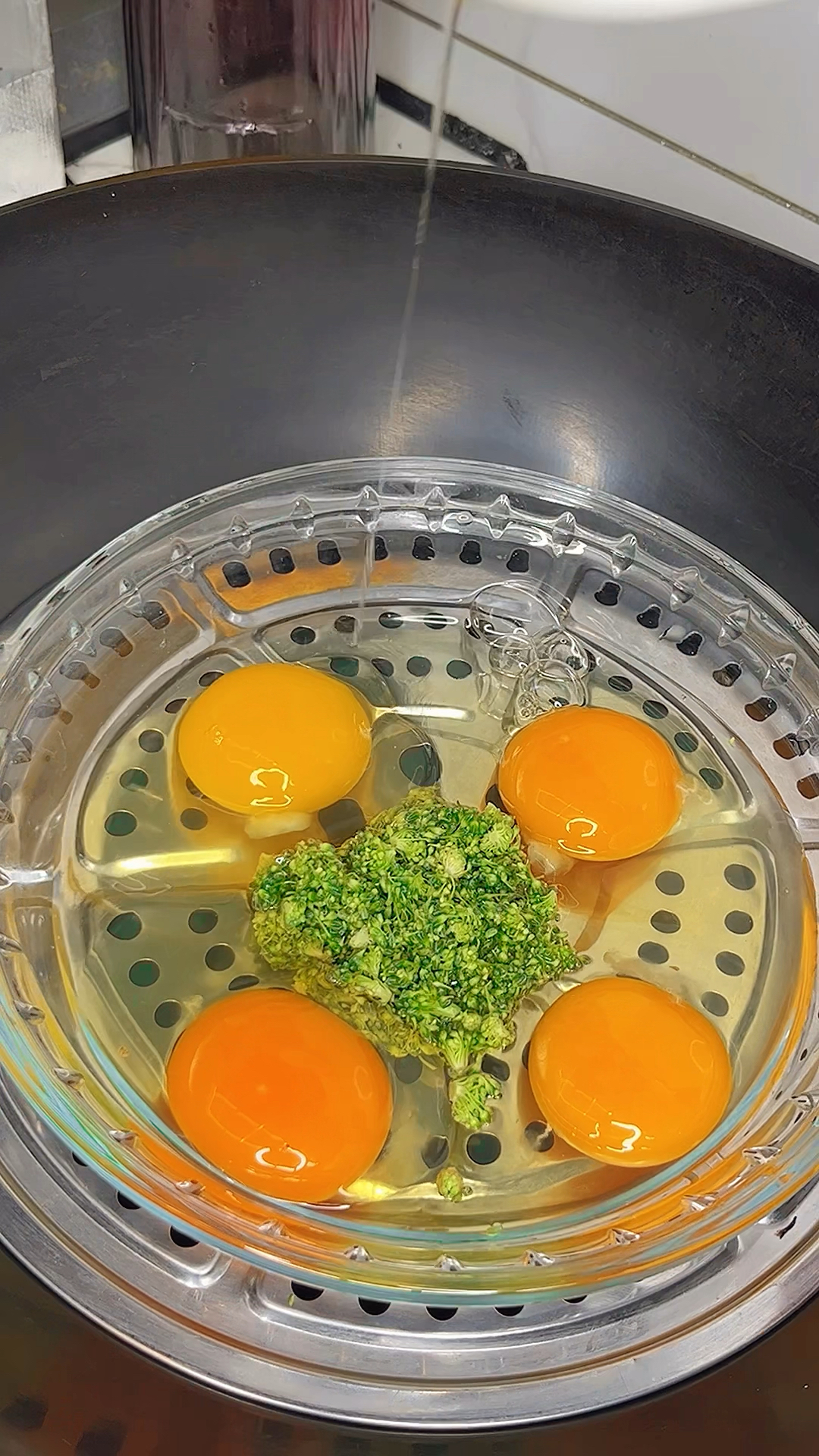 西兰花火腿丁蒸鸡蛋