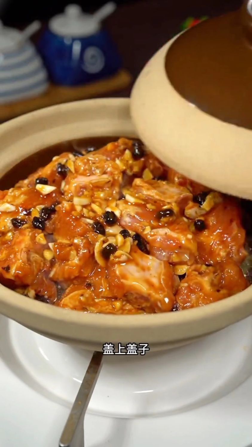 广式啫啫排骨的做法