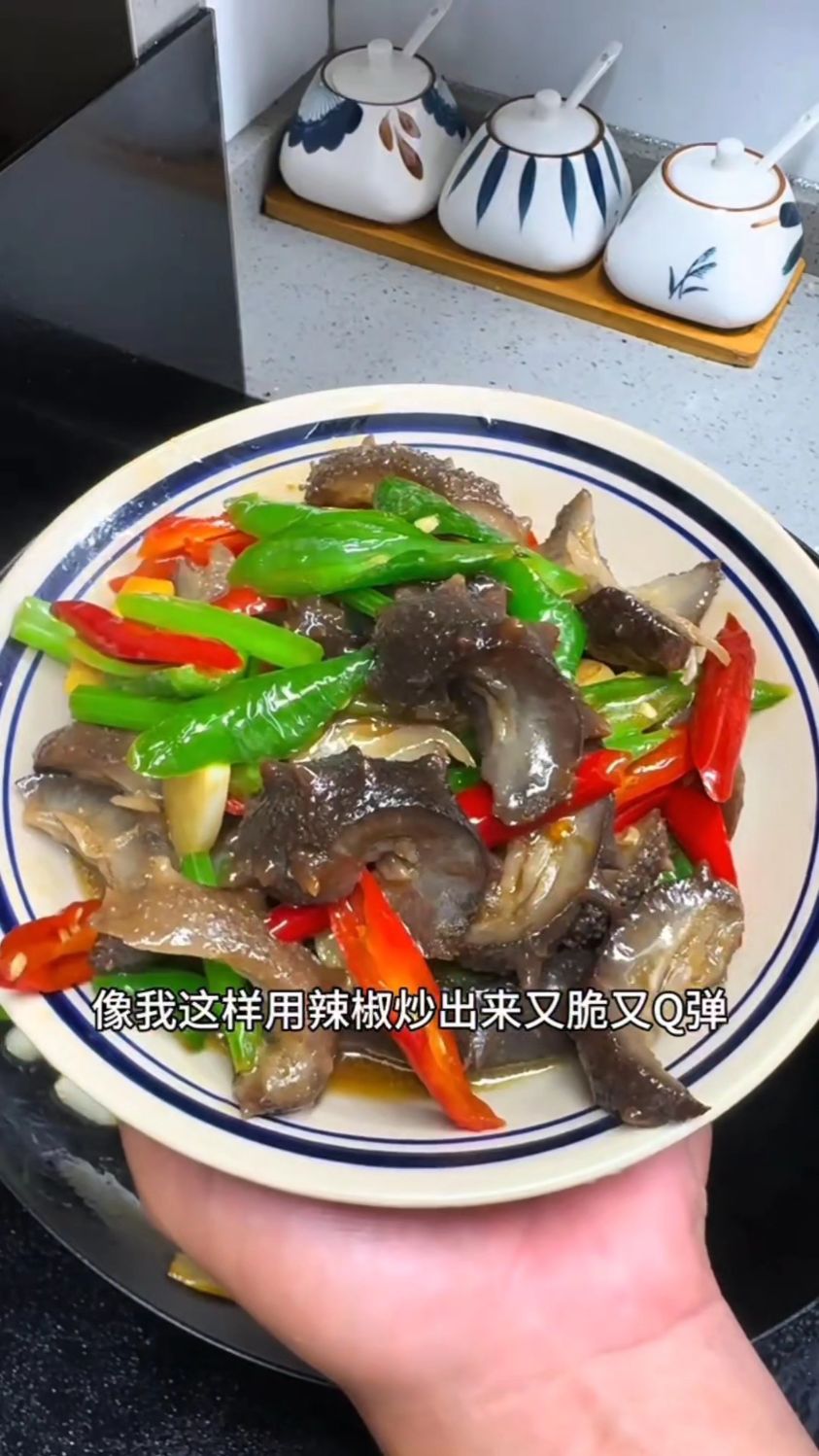 辣椒炒海参的做法