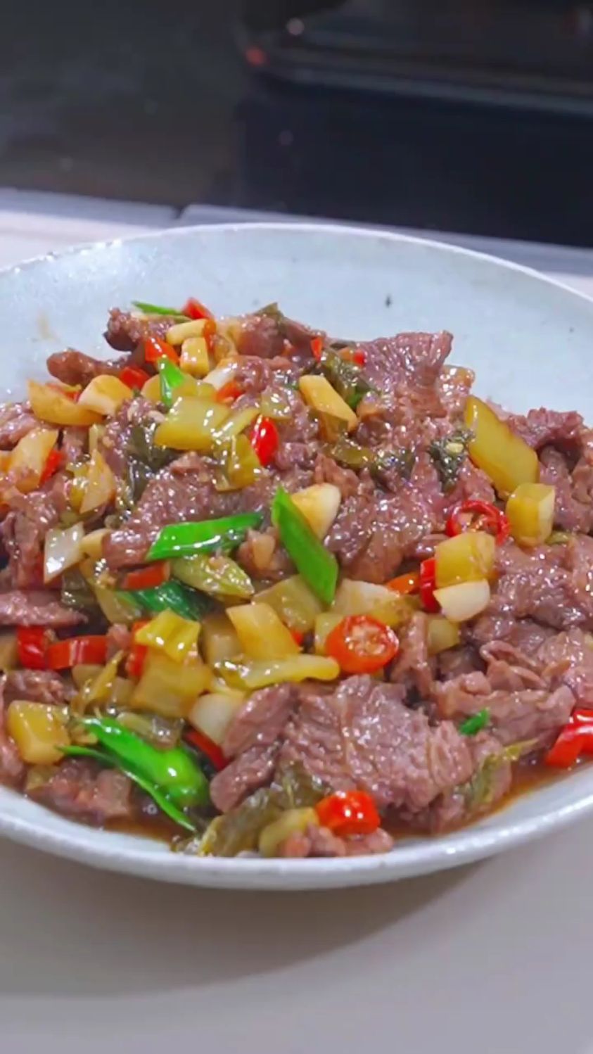 分享一道酸菜炒牛肉的做法