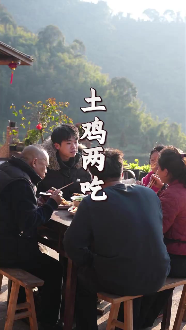 亲手做了两道鸡肉菜，家常味道，满满都是心意，在农村就是这样，你真心对我，我就用最好吃的招待