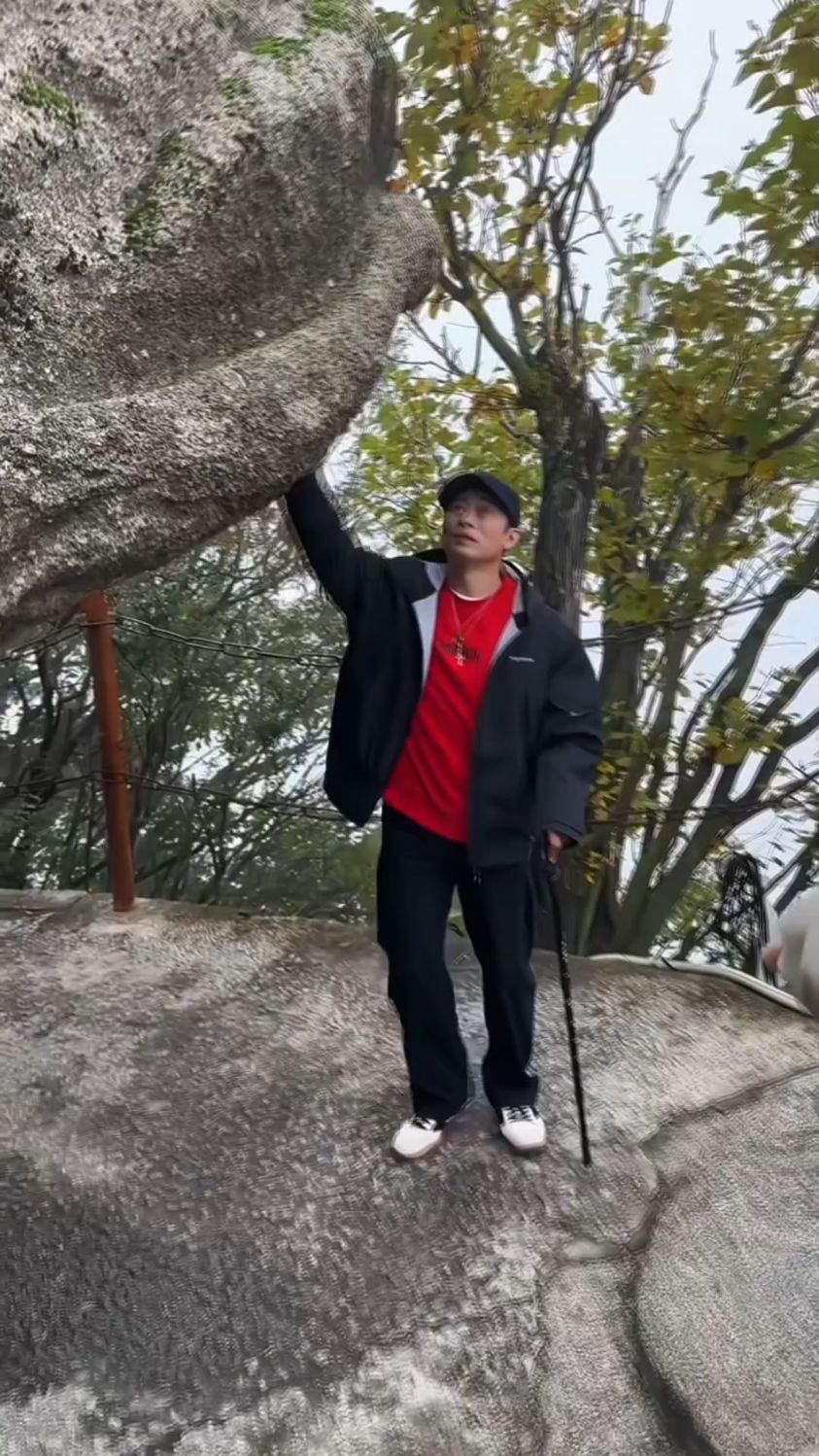 樊少皇(虚竹的扮演者)登华山