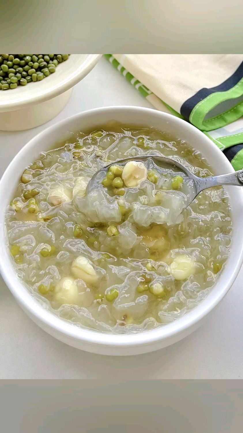真心建议女孩子夏天多喝这碗银耳绿豆汤!! 做法简单,满满胶质。
