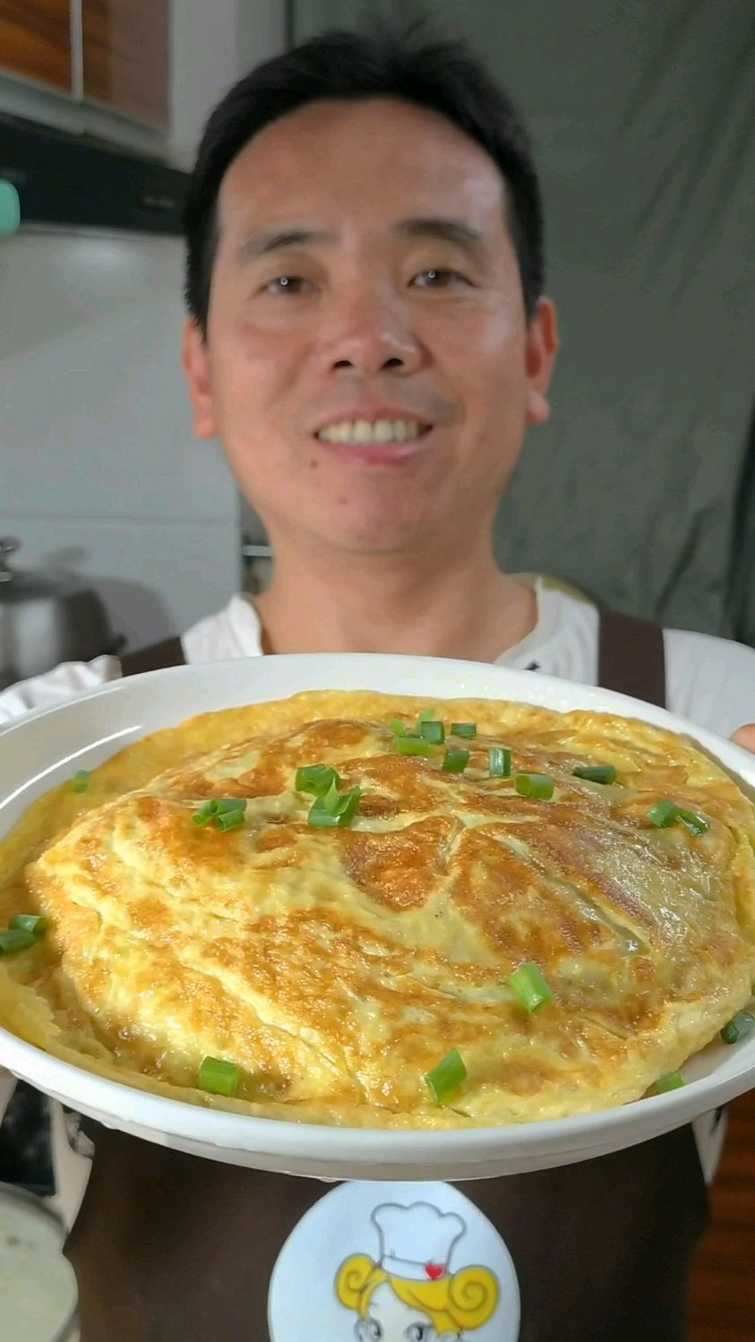 三伏天教你蒜焖粉皮，粉皮清爽利口，滑嫩筋道，做法简单，味道好