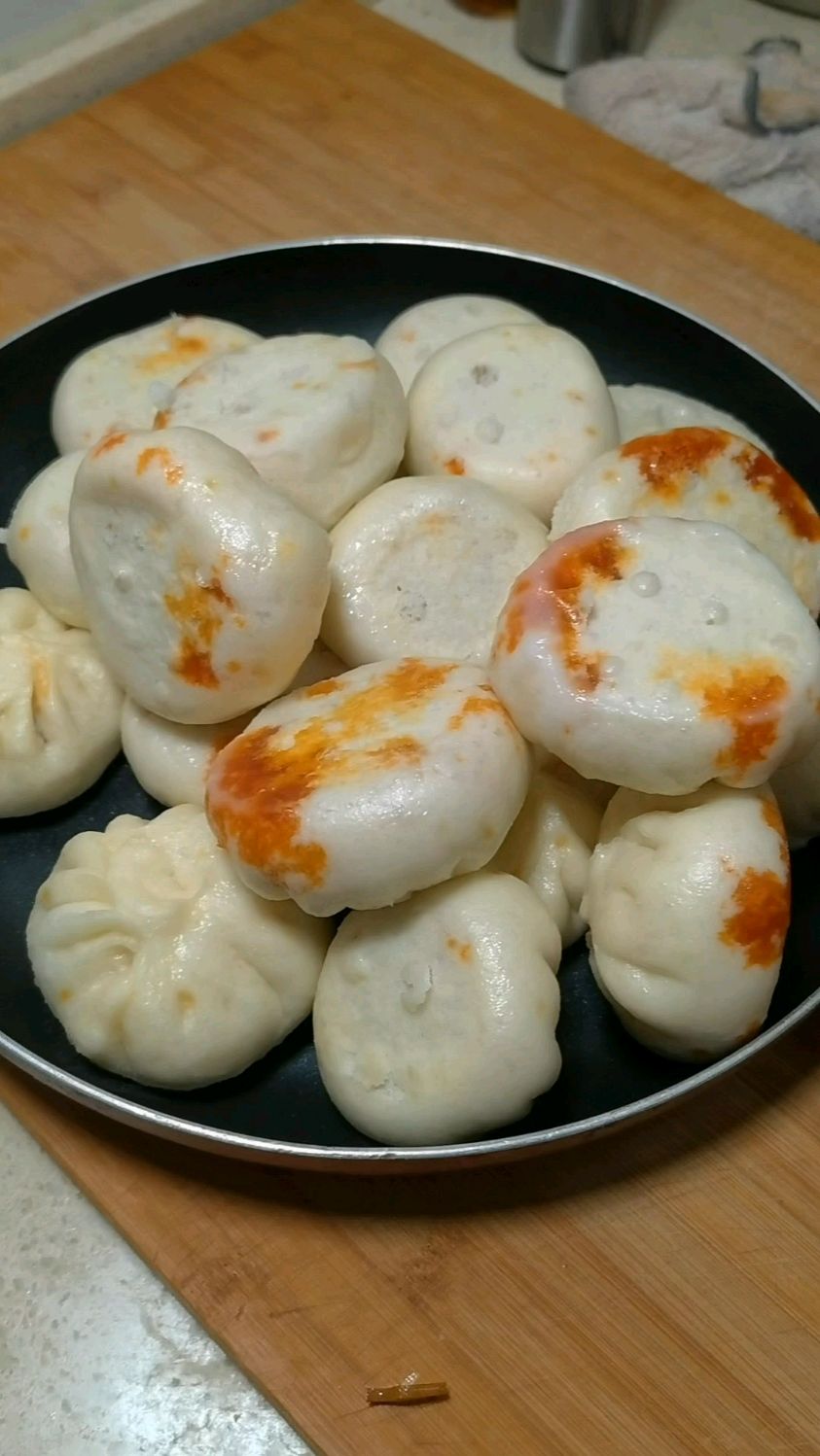 早餐包子教你在家做，鲜嫩多汁，酱香浓郁，皮薄大馅，比买的好吃