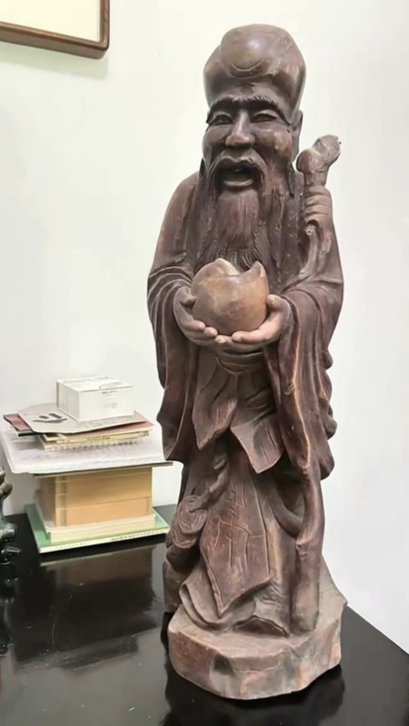 寿星献寿桃,请收下