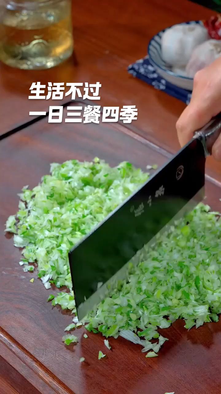 生活不过是一日三餐四季