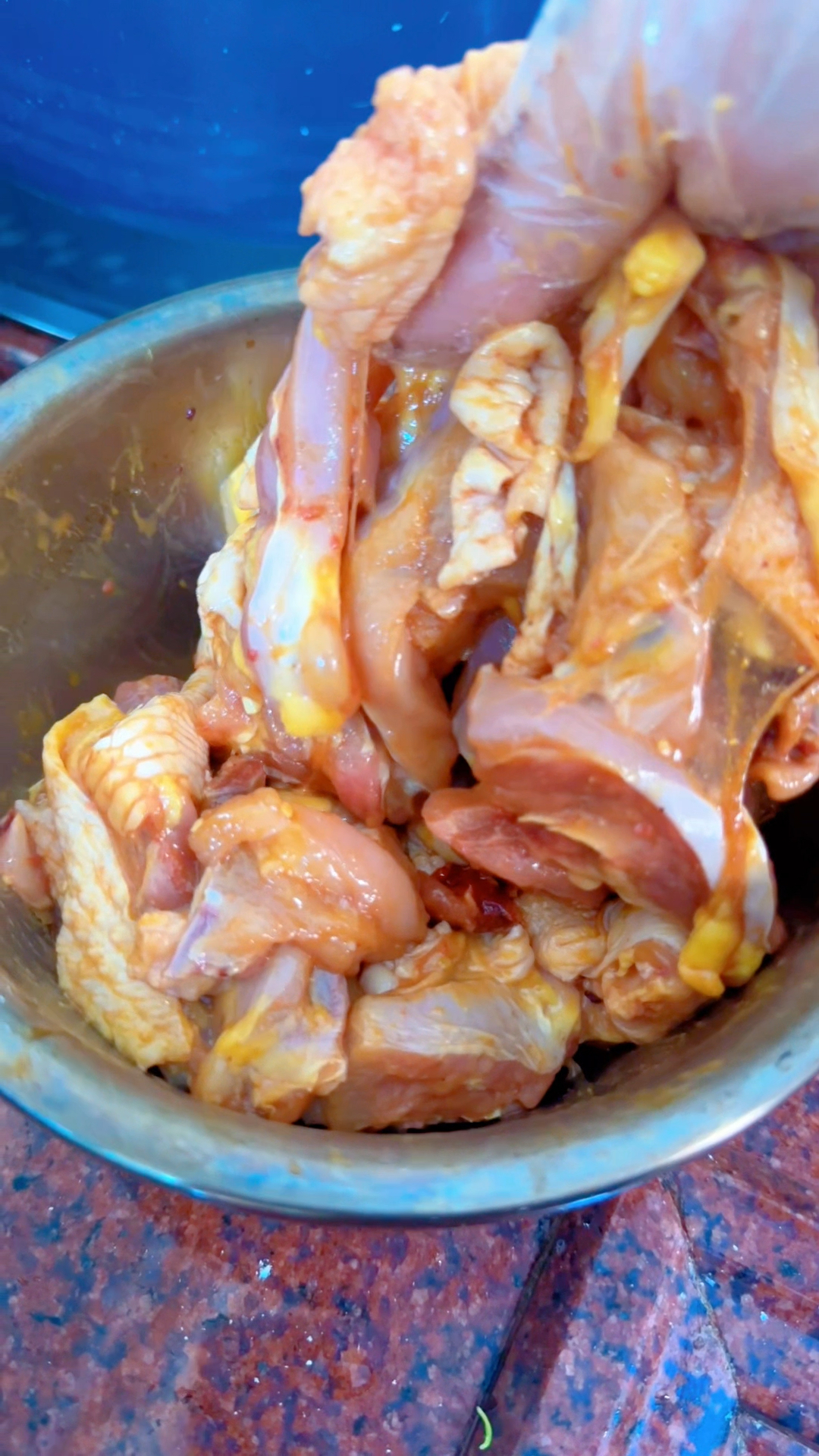 潮汕家常菜做法:婆婆鸡肉这样腌制,鸡肉鲜嫩不柴无腥味,特下饭