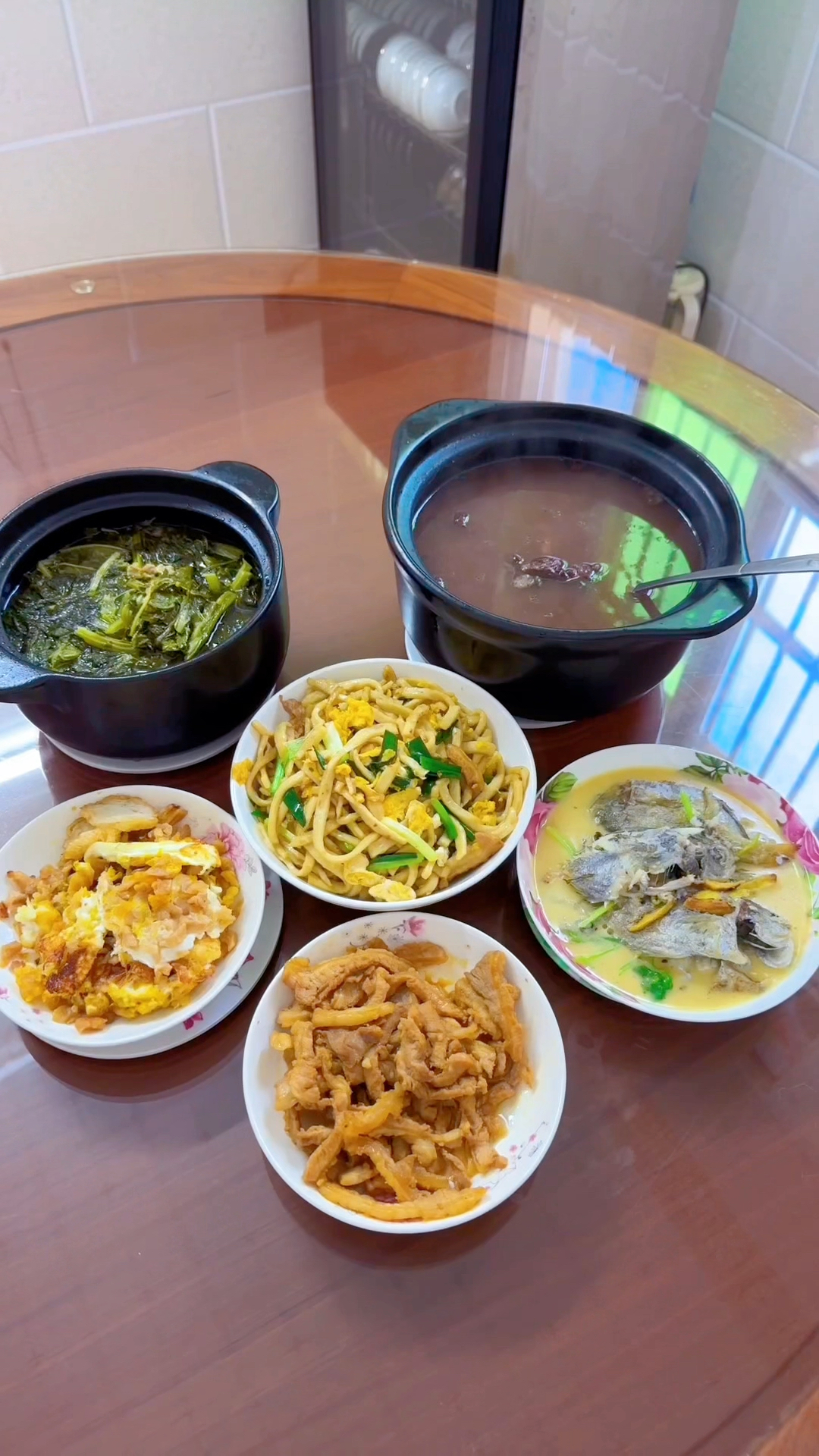 有个会做饭潮汕婆婆,家里三娃吃饭香,天天都有一桌丰盛的家常菜