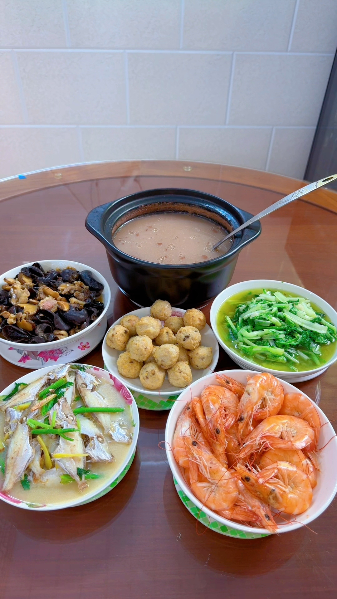 潮汕人的午餐：简单的五菜一汤，荤素搭配营养均衡，全家都爱吃