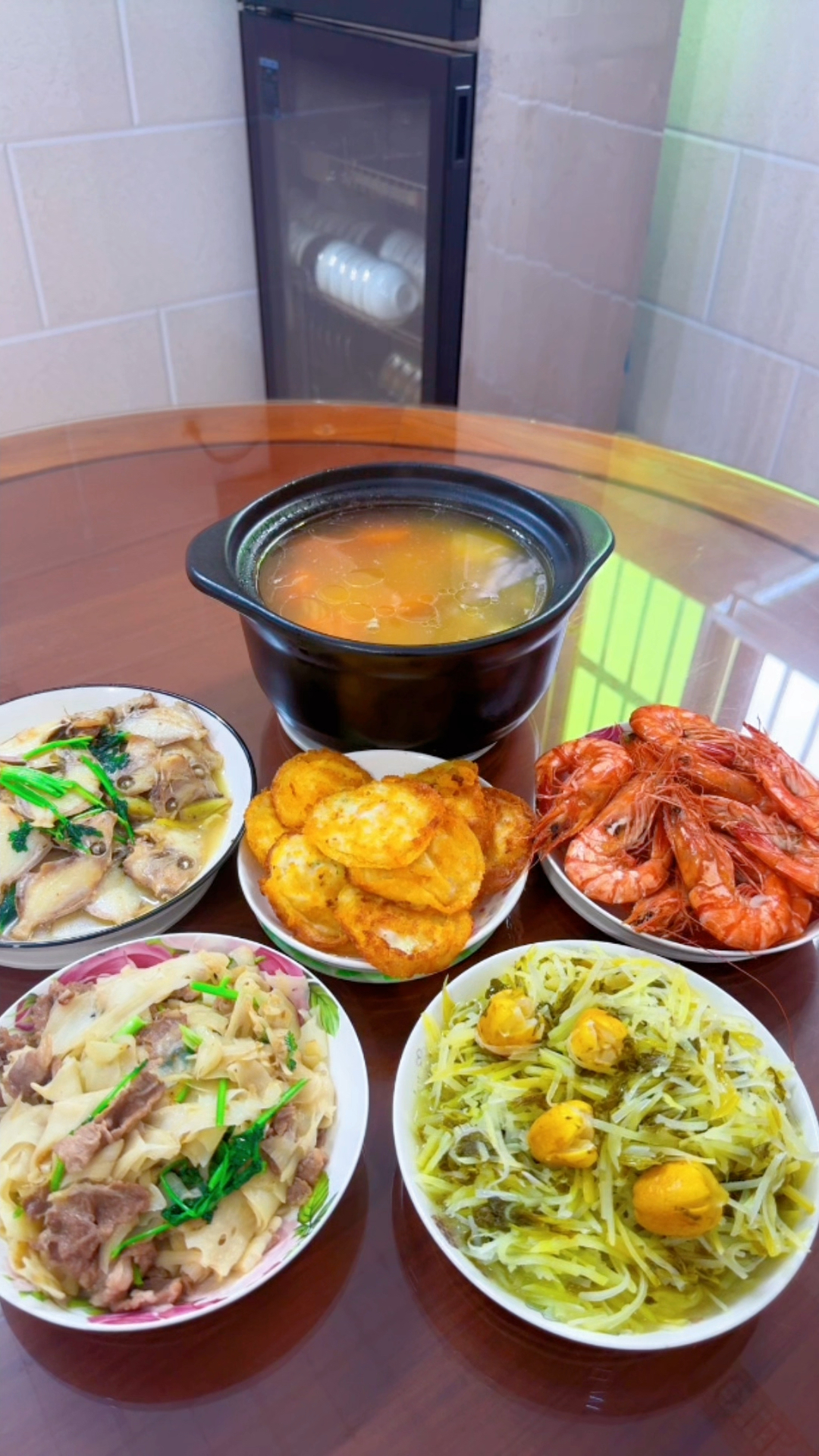 潮汕婆婆做的家常菜，这一桌谁看了不馋呀，每道菜都好好吃呀