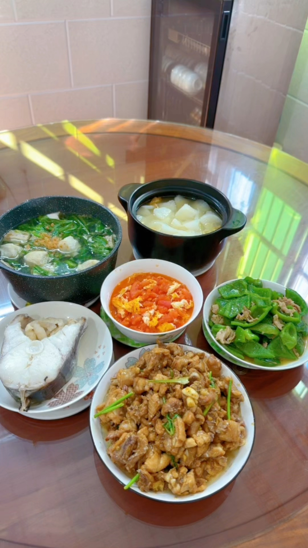 潮汕家庭午餐实录：婆婆一出手，鲜菜靓汤全安排明白，鸡肉特下饭