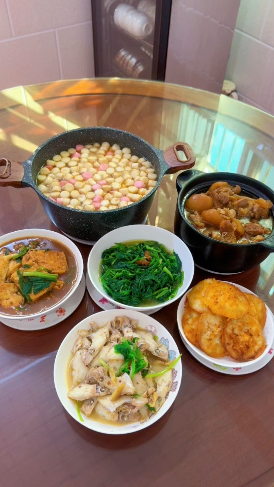 家有潮汕婆婆，再冷的天也能吃上热乎又丰盛的大餐，这锅猪脚真香