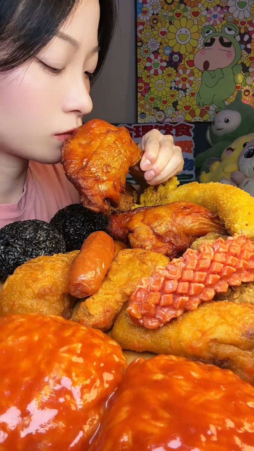 炸鸡炸货大拼盘 配上筋饼卷火鸡面真的太香了