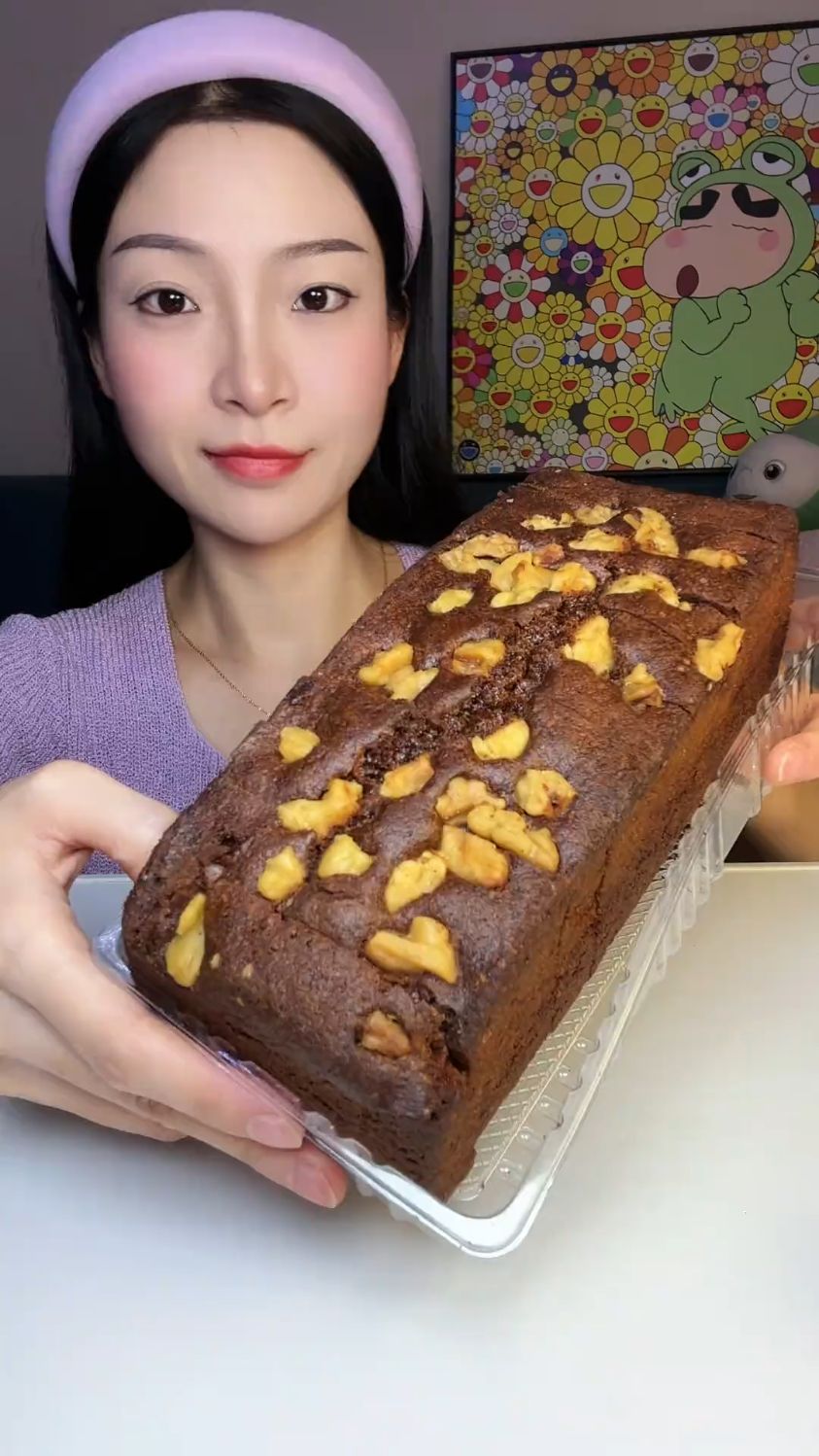 枣沙核桃吐司蛋糕，上面还有很多坚果# 熊治面包