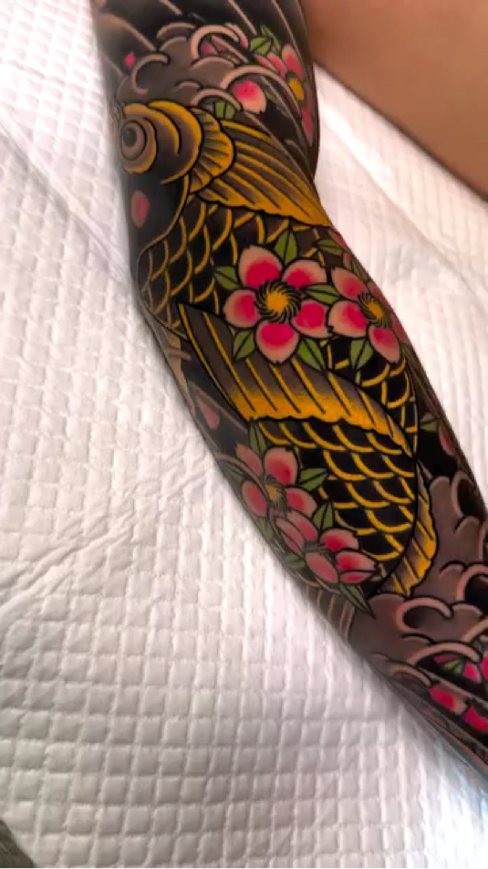 北京纹身/男生传统鲤鱼花臂纹身