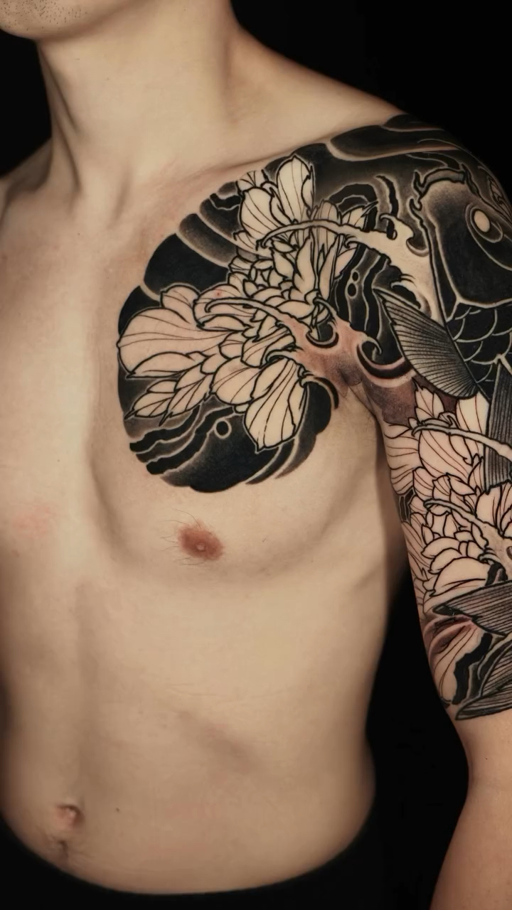 北京纹身/男生老传统半甲纹身