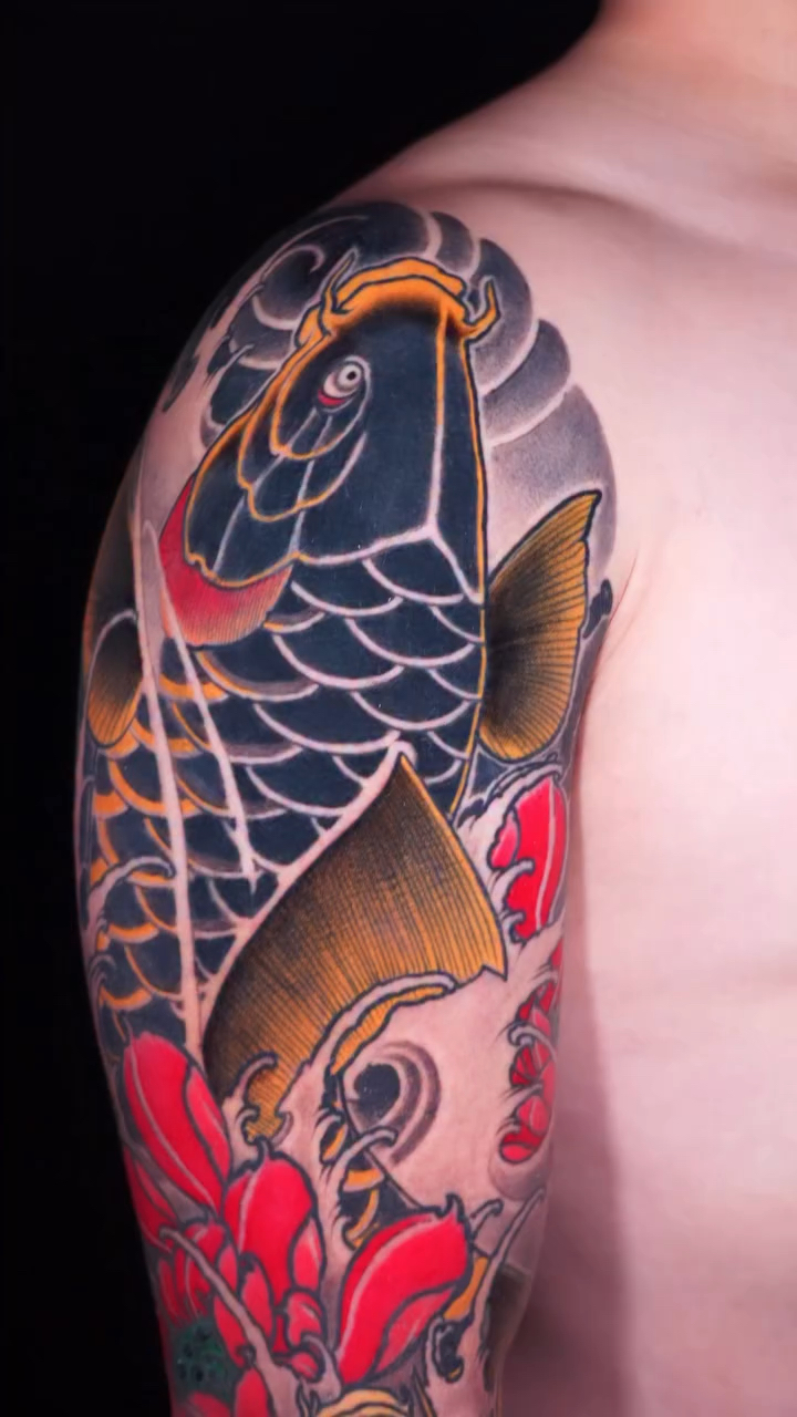北京纹身/男生老传统花臂鲤鱼纹身