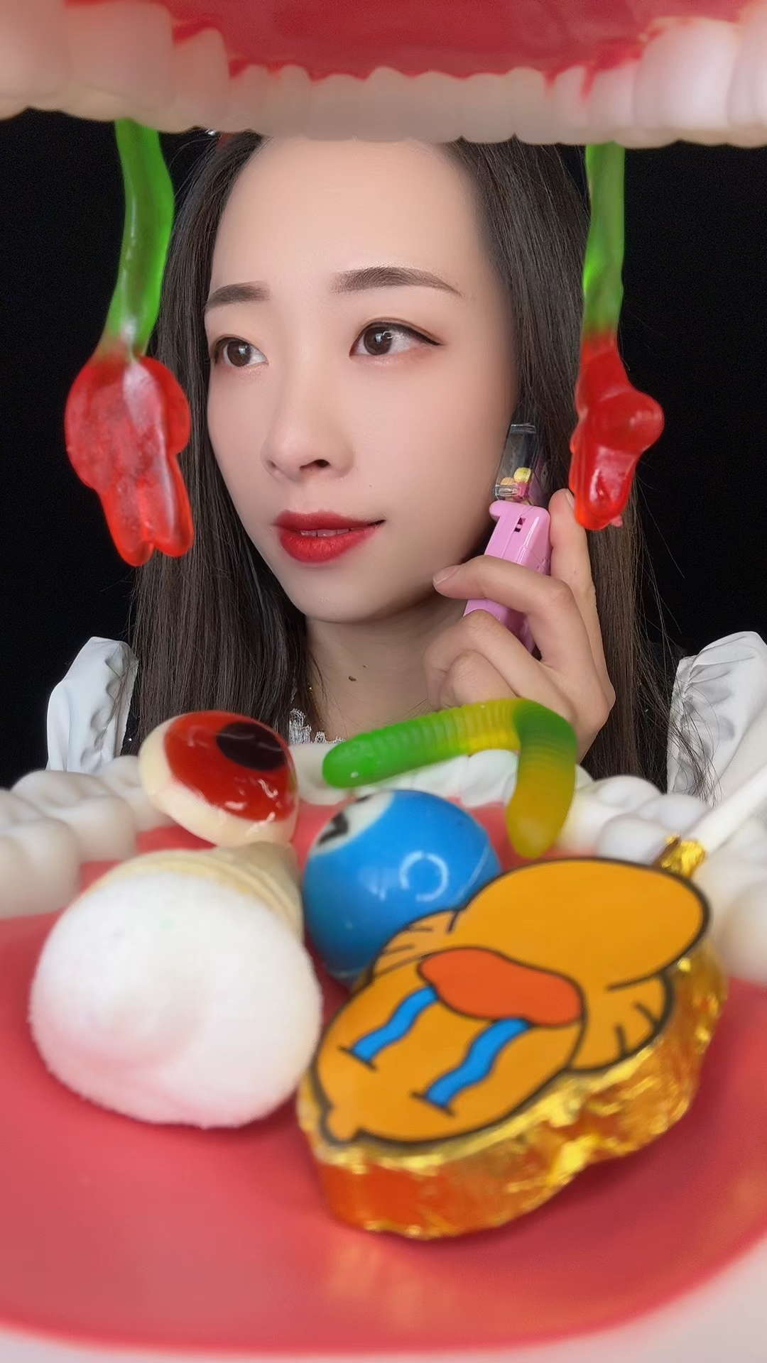 佩奇的好朋友小黄鸭怎么被大嘴巴怪吃掉了?
