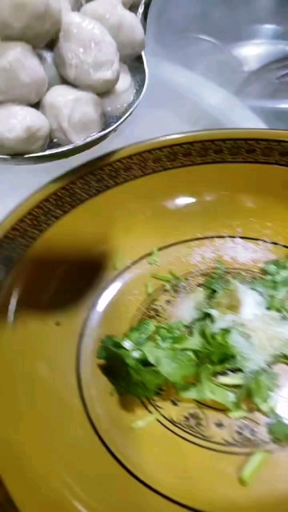 香喷喷的清真牛肉丸子出锅了 晚饭还不知道吃什么的朋友抓紧来吧