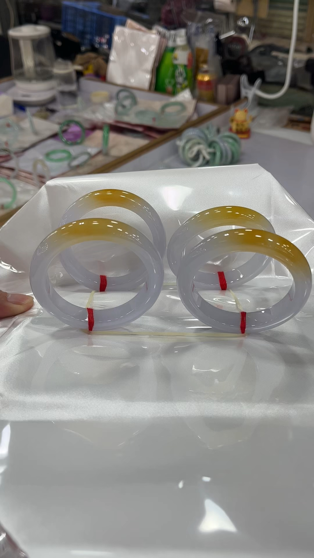 冰种正鸡油黄手镯