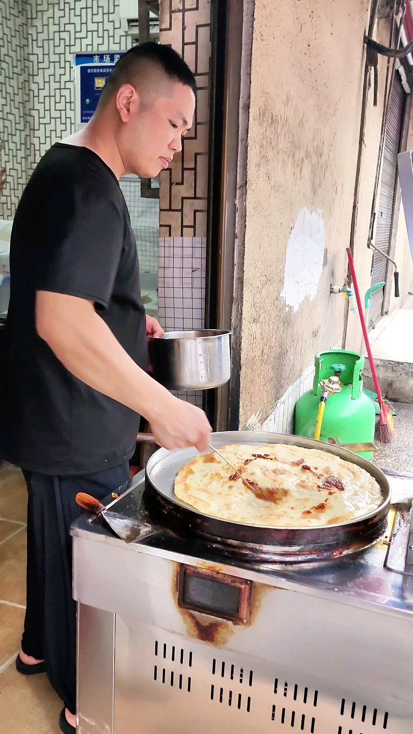 长沙街头好吃的北方烤饼,小店很干净