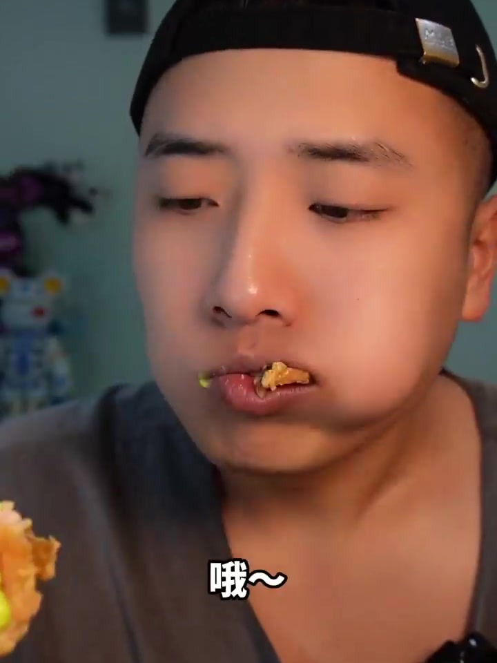 汉堡加薯条加炸鸡哦～带劲儿!