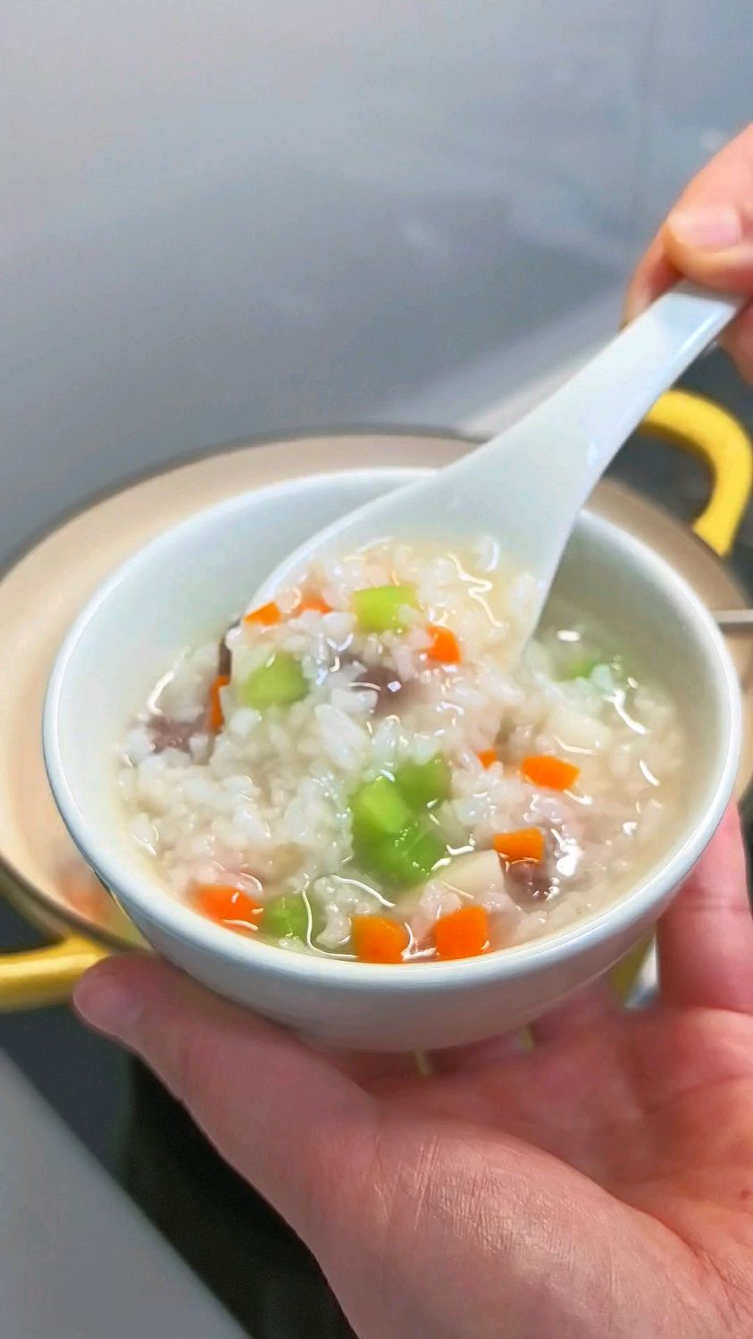 春天多给家人煮这个蔬菜牛肉粥,营养满满,好吃又暖胃