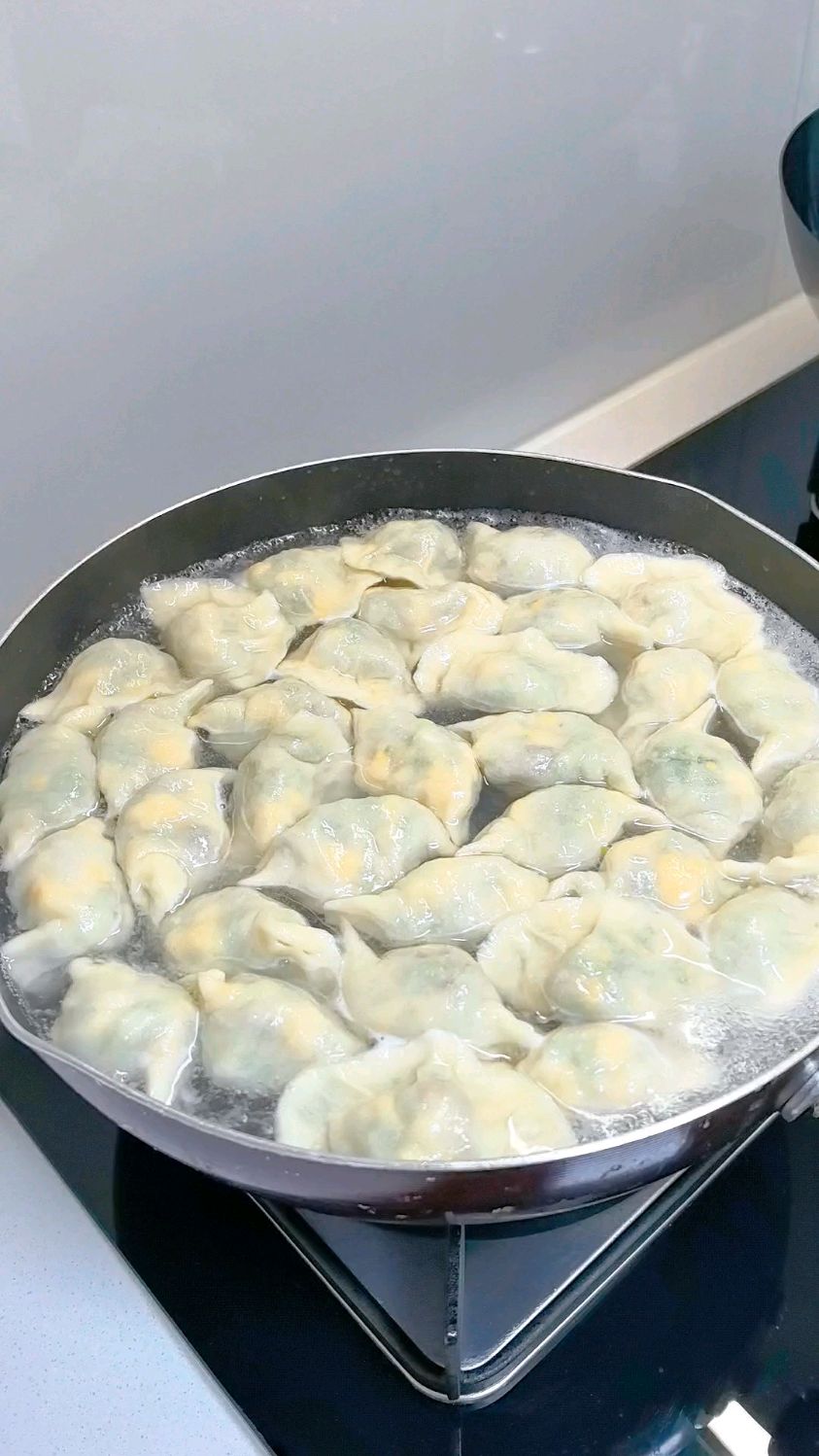 春天包饺子,这个馅一定要试试,鲜香四溢,比肉馅还好吃