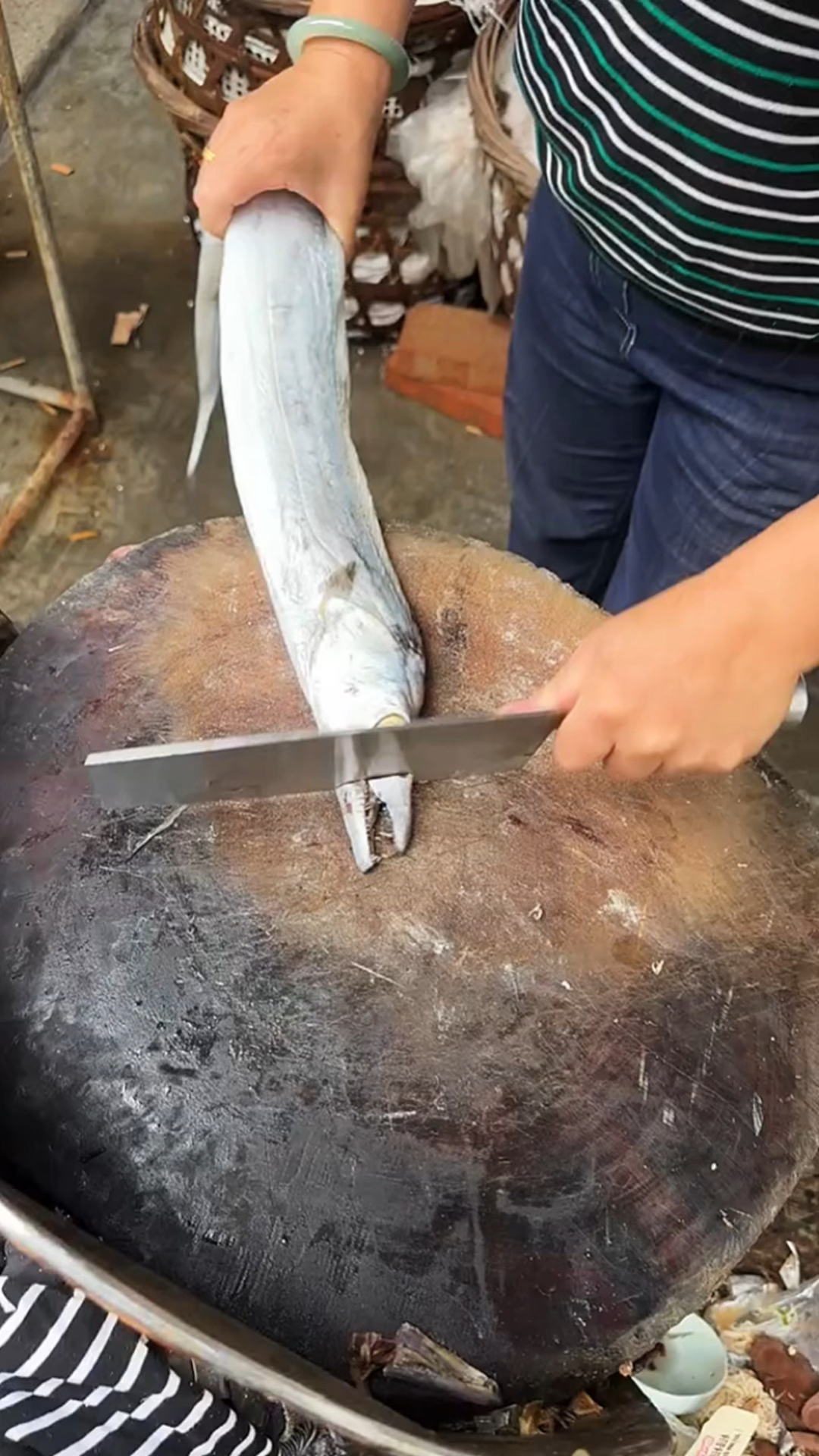 快速改刀带鱼的方法