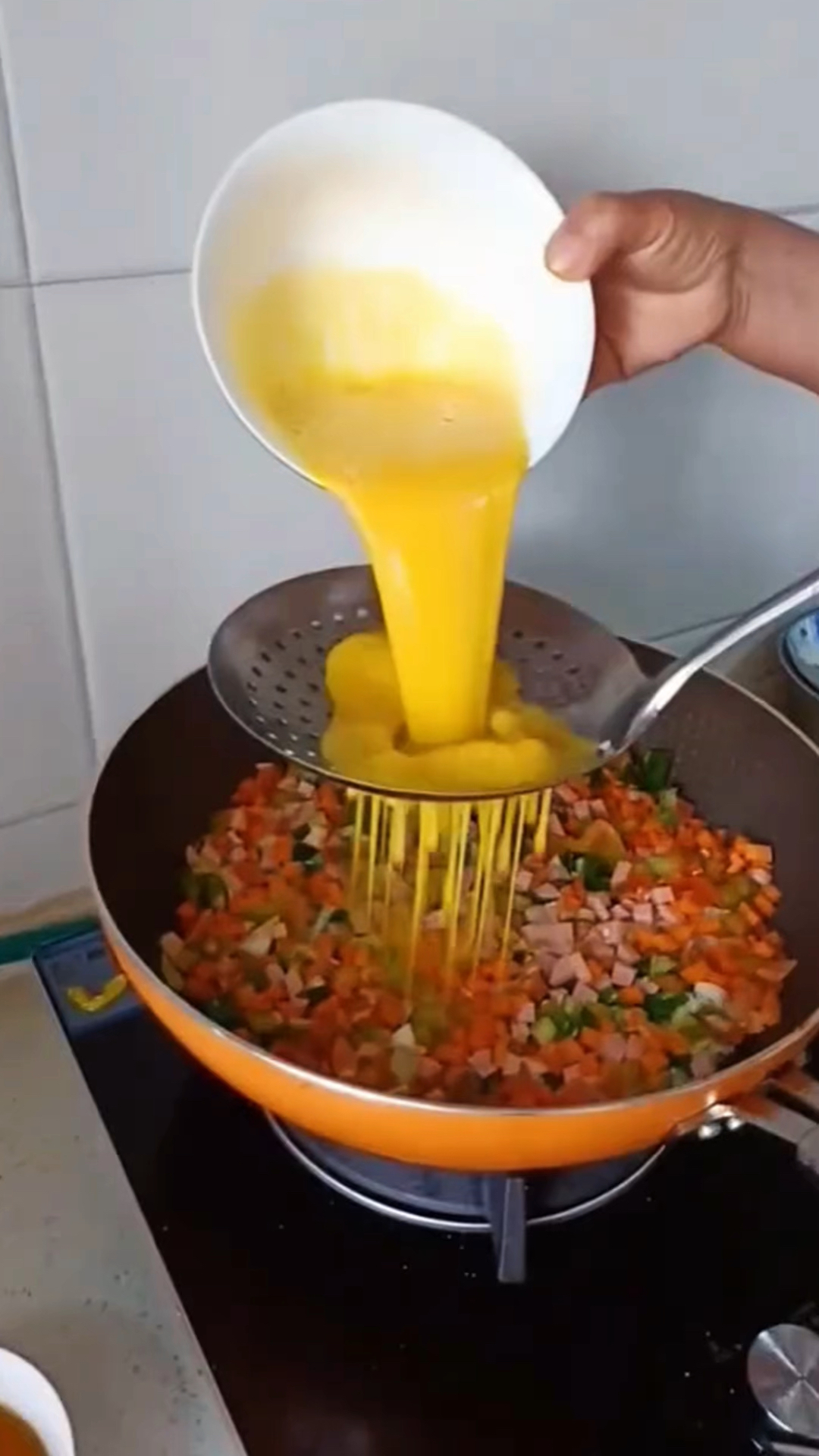 制作特色蛋炒饭的方法