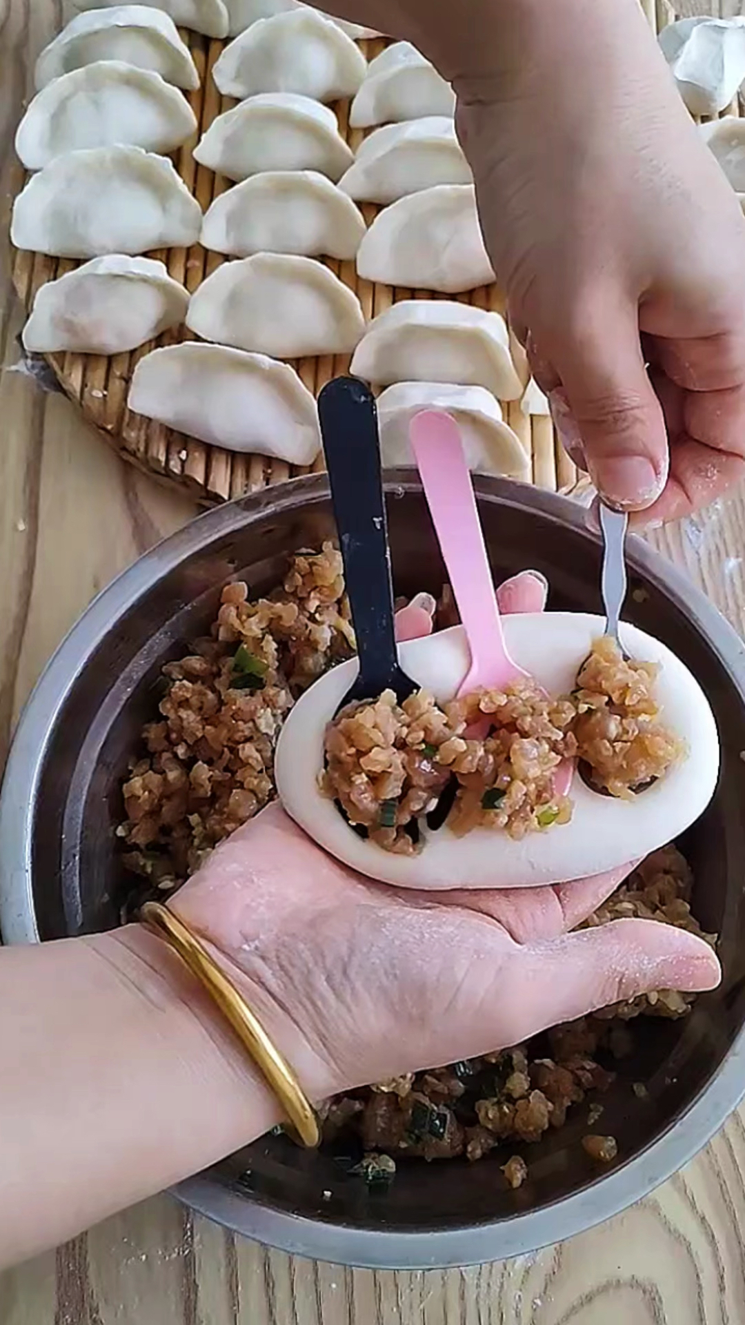制作麦穗形状的包子