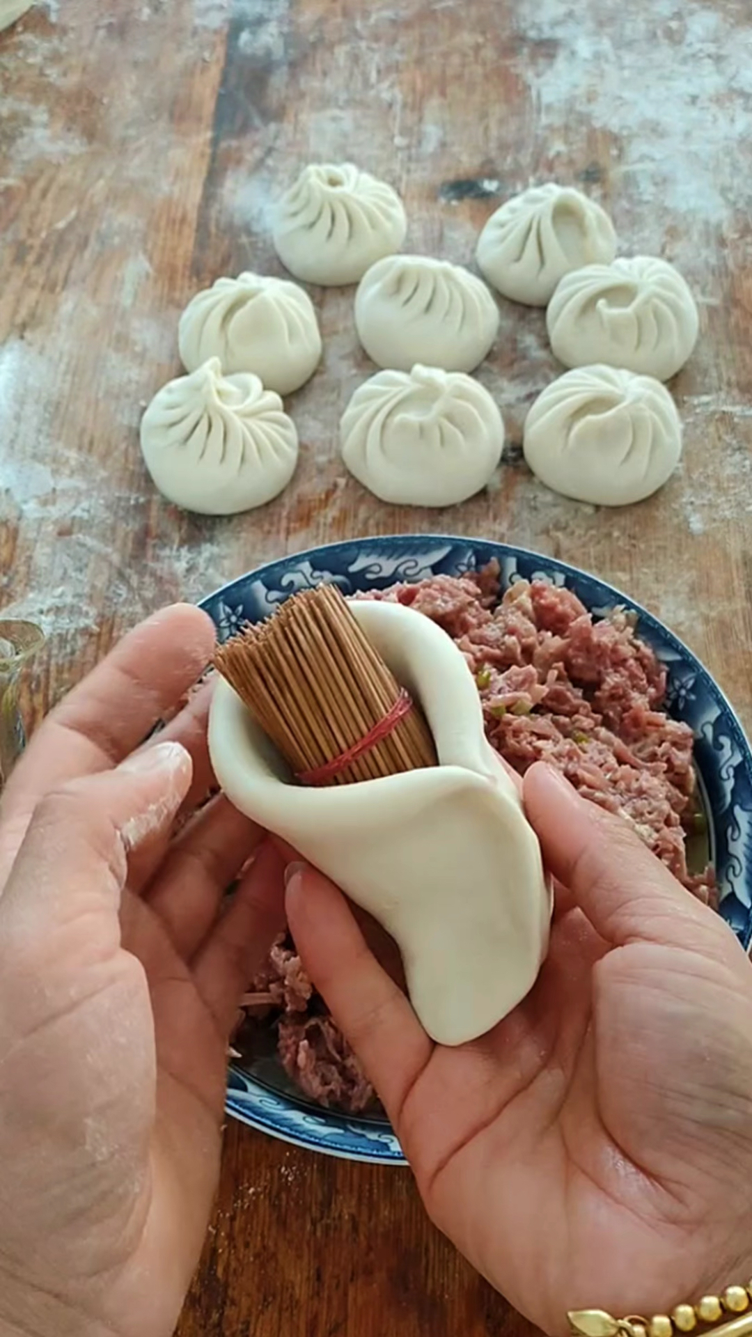 制作肉馅水饺的方法