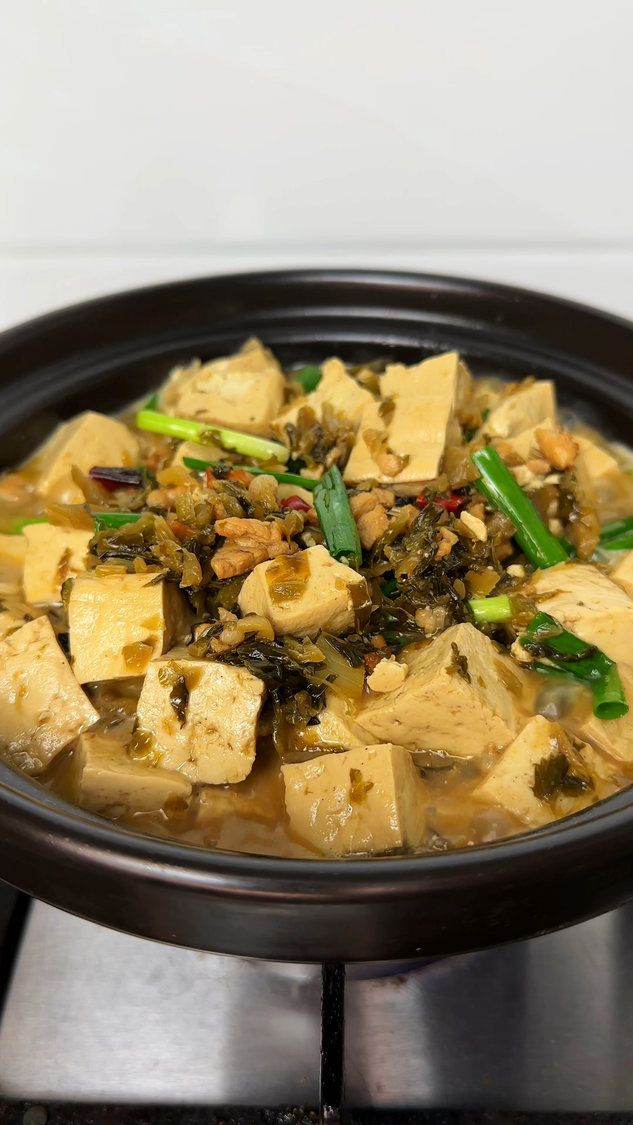 俗话说吃了雪菜烧豆腐,皇帝老子不及吾,豆腐这样做真的太下饭了