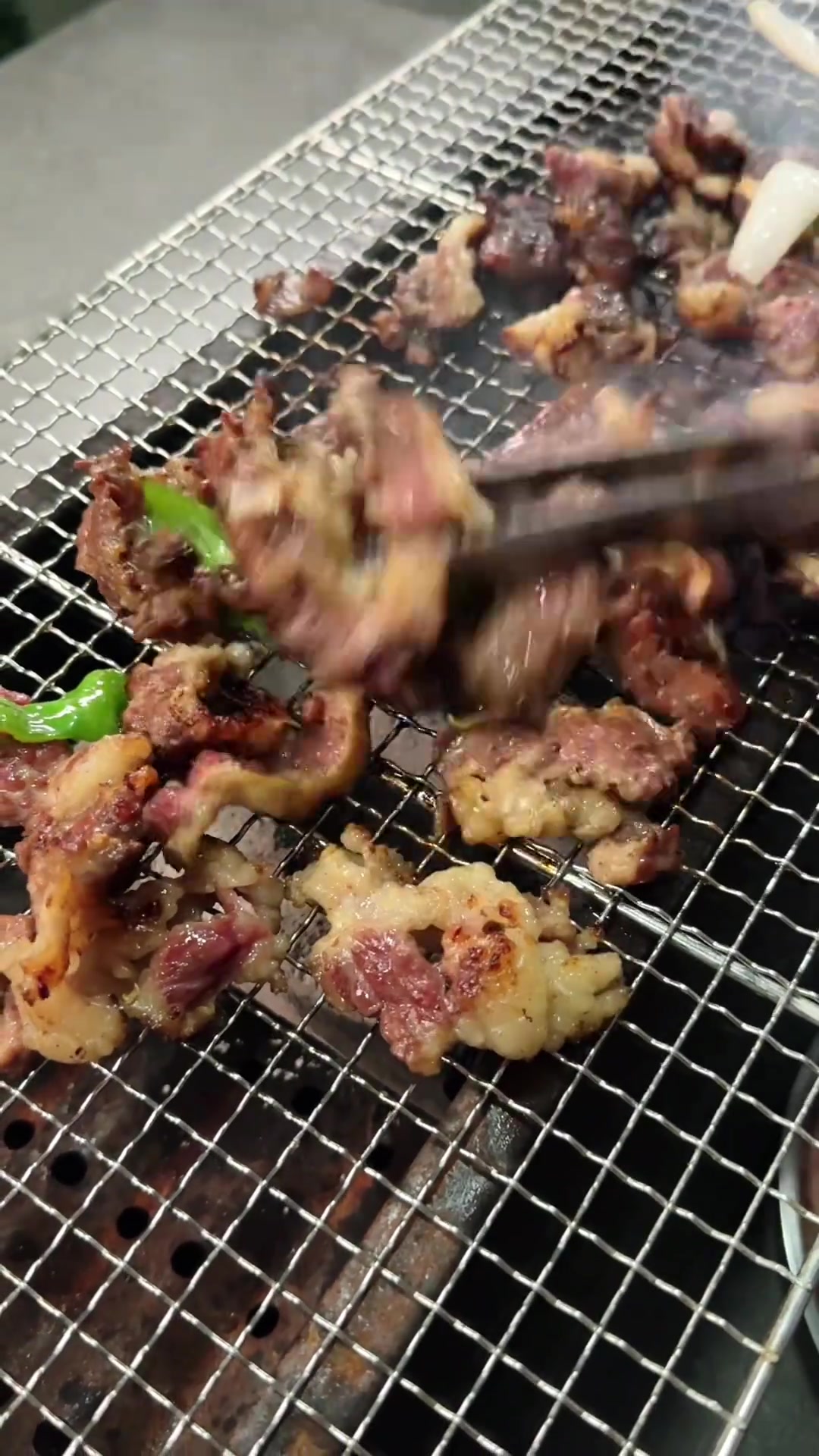 又到该烤肉烧烤的季节了,我这个腌制牛肉的方法你们一定要学了做
