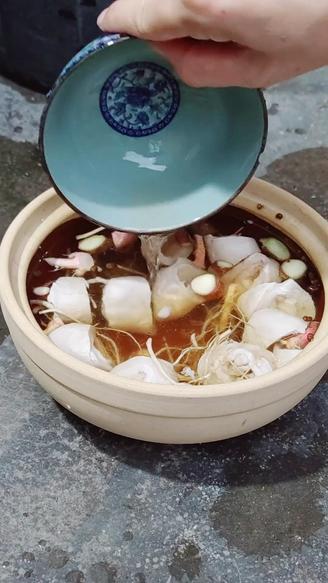 刺苋菜,又叫刺苋、野苋菜、野刺苋、假苋菜、猪母刺、白刺苋等