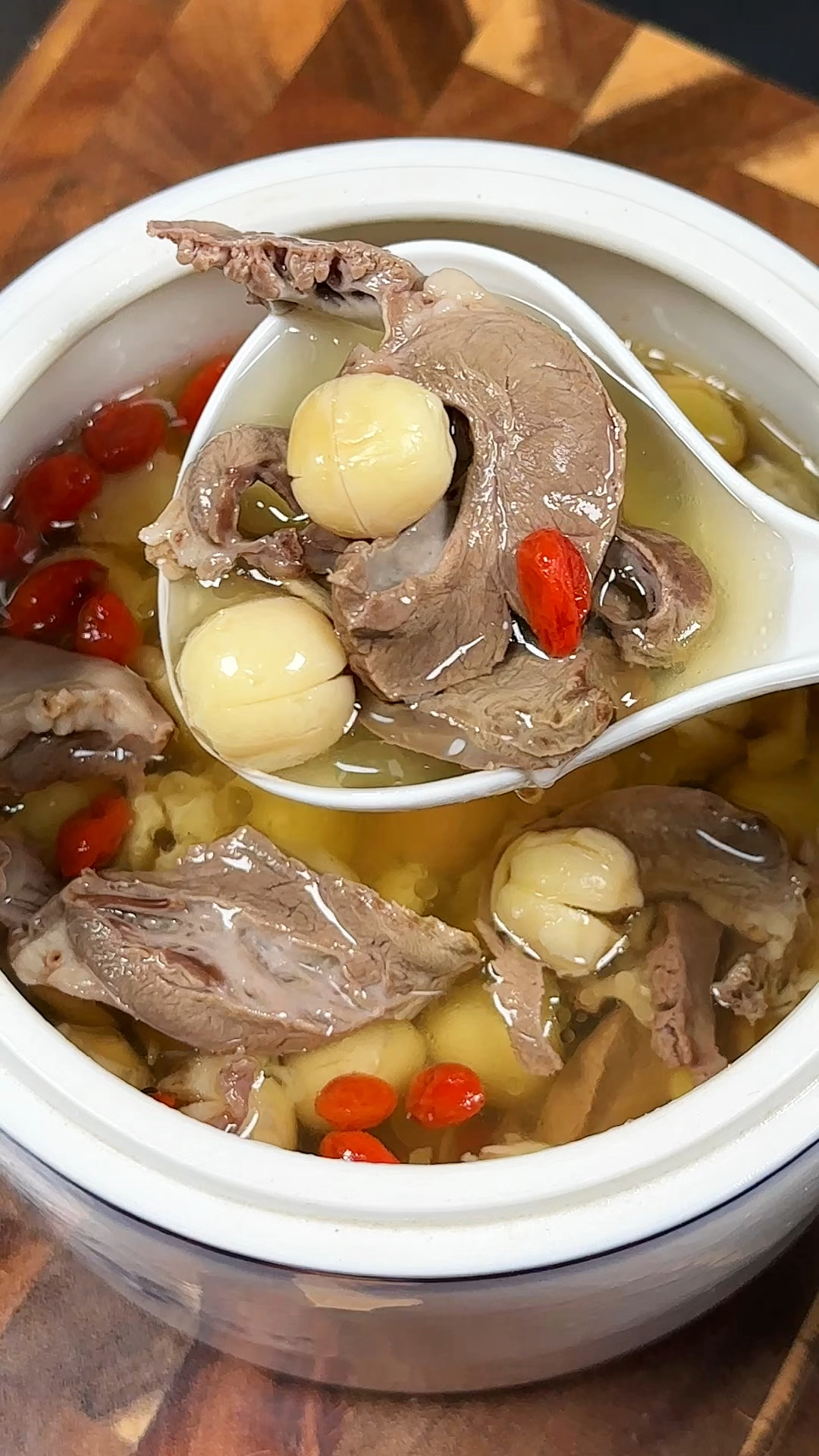 睡眠不踏实的，一定要试试这个莲子猪心汤，巨鲜，不腥也不柴